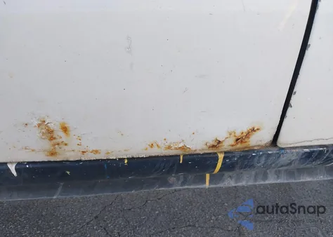 2004 Ford E-350 Super Duty Commercial/Recreational z USA, uszkodzony, nr VIN 1FTSS34L24HA44887